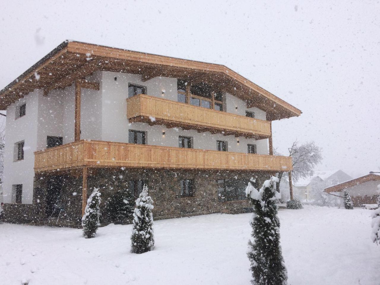 Berghof Zillertal Apartment Fügen Exterior foto